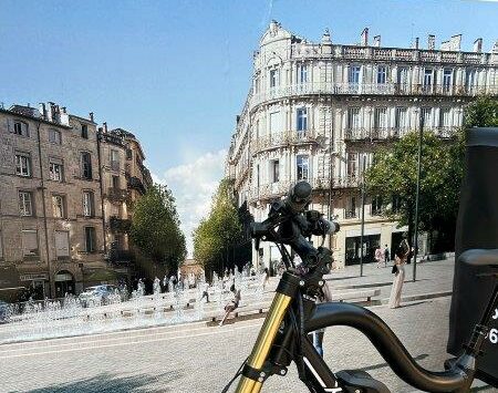 Pizzicletta dans la future place des Martyrs de la Resistance