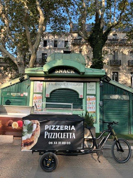 Kiosque sur 'Esplanade Charles de Gaule Montpellier